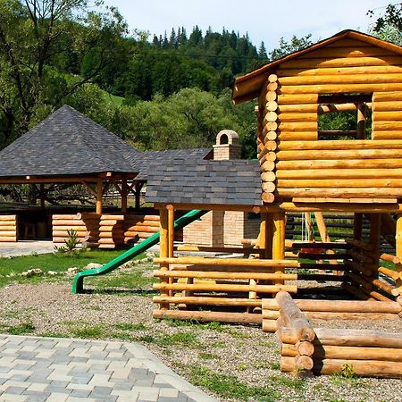 Pension Piriu' Morii Hura-Humora Exteriér fotografie