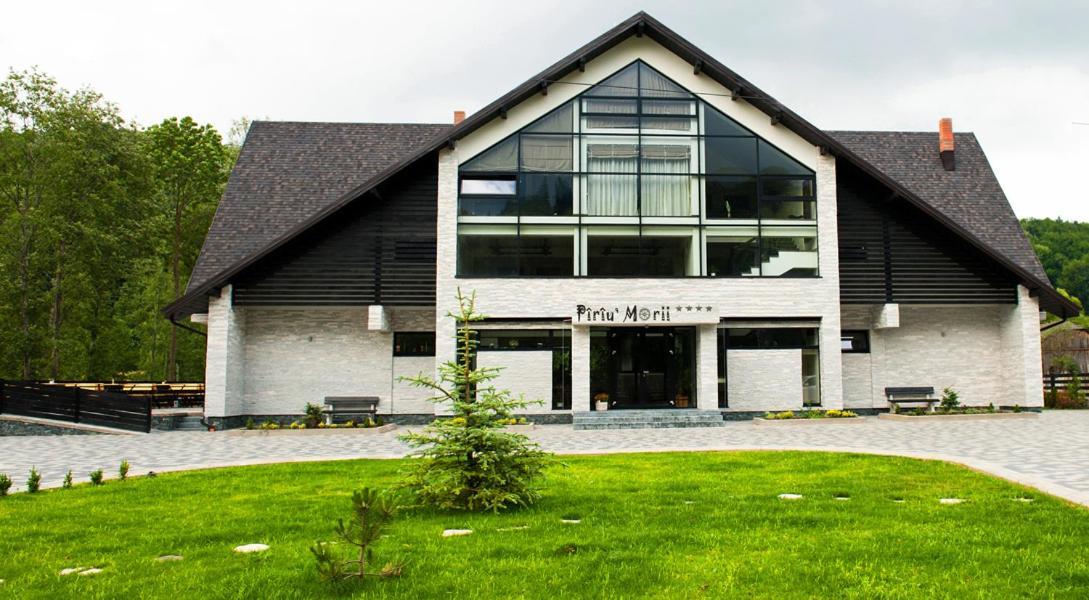 Pension Piriu' Morii Hura-Humora Exteriér fotografie