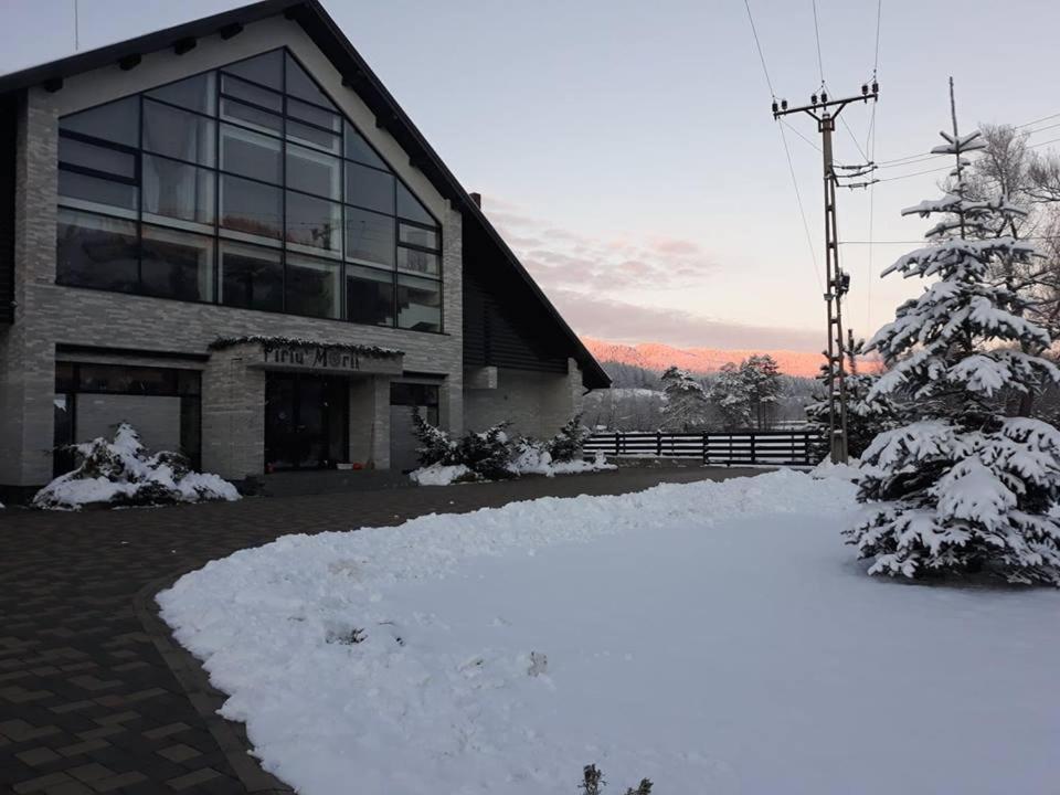 Pension Piriu' Morii Hura-Humora Exteriér fotografie